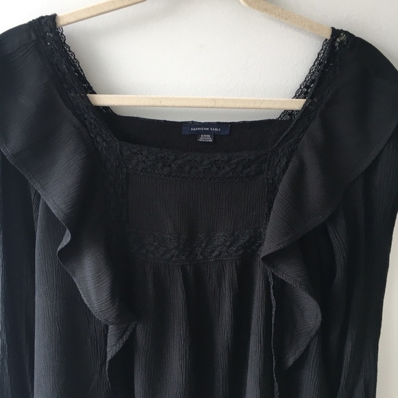 American Eagle Ruffle Peasant Top - Picture 2 of 4